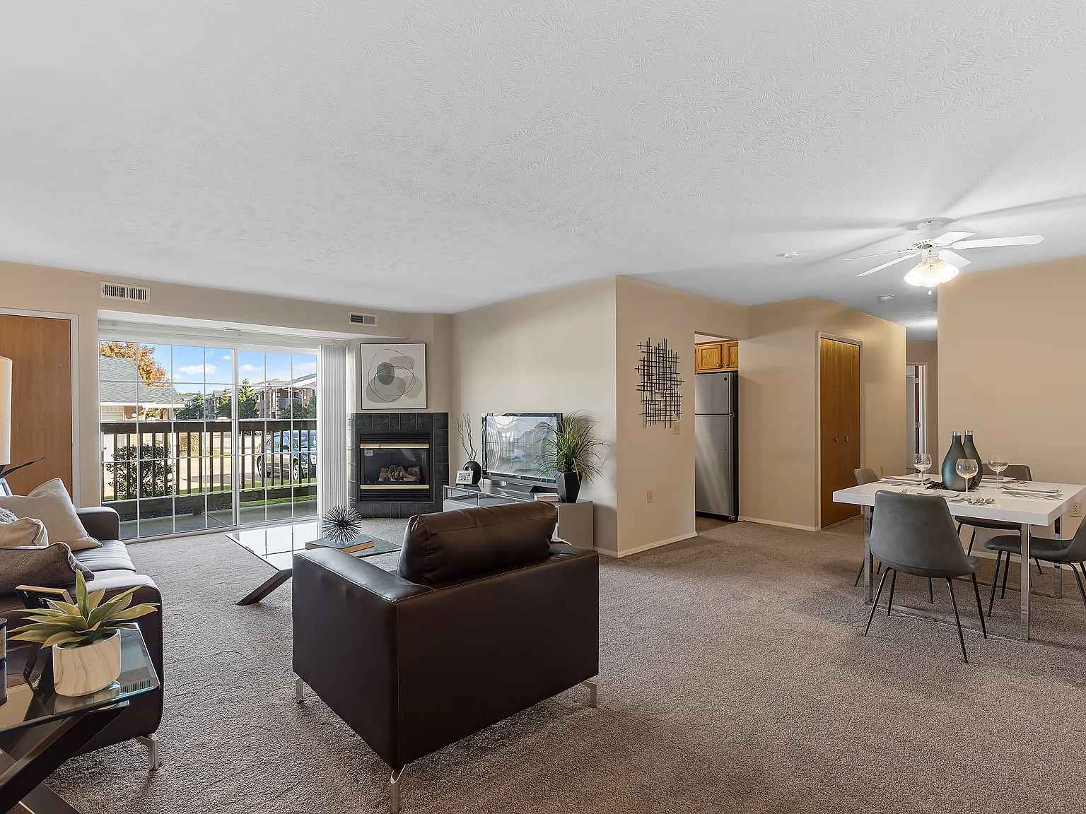 Hunters Crossing Apartments — Photo 4