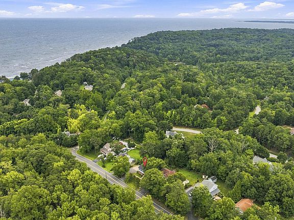 2nd image of 2725 Cove Point Rd