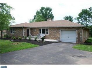 930 Beechwood Dr, Lansdale, PA 19446