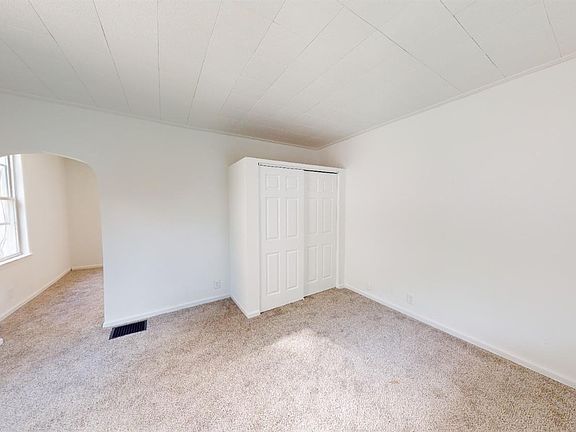 2nd image of 1627 Dewey Ave