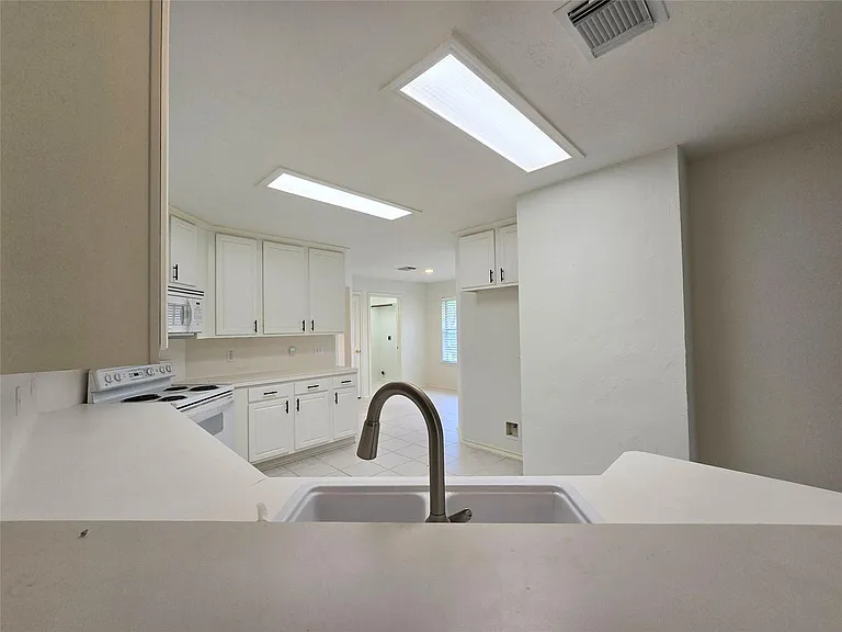 147 W Russet Grove Cir — Photo 15