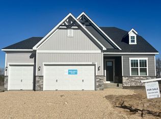 501 Hammers Ct, Chaska, MN 55318