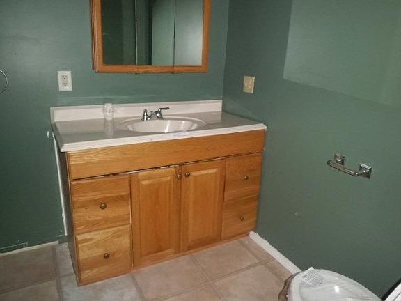 3rd image of 2622 Morton Ave