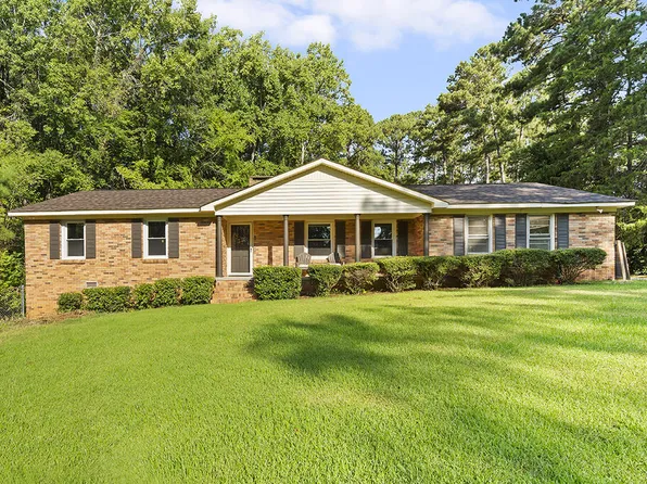 612 Cobb Rd, Greenwood, SC 29649