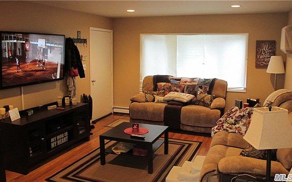 4th image of 352 Nursery Ln