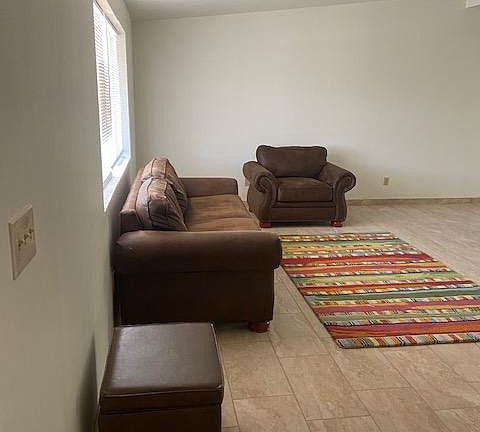 5th image of 502 S Abrego Dr