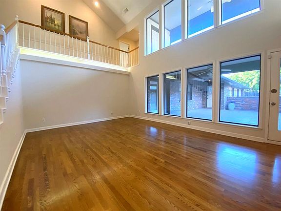 5th image of 1210 Queens Ct