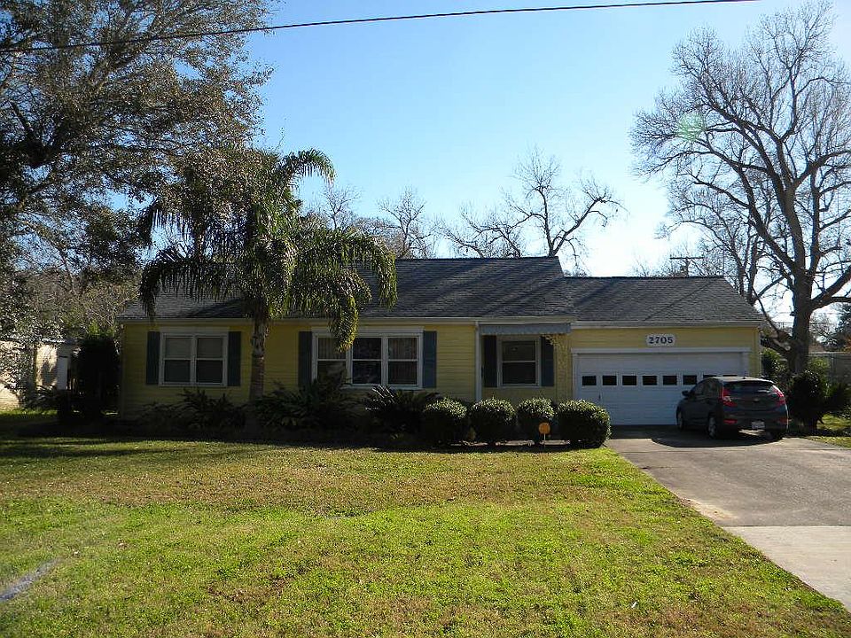 1st image of 2705 Cedar Dr