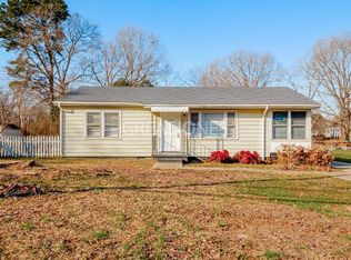 1102 Anderson Dr, Williamston, SC 29697