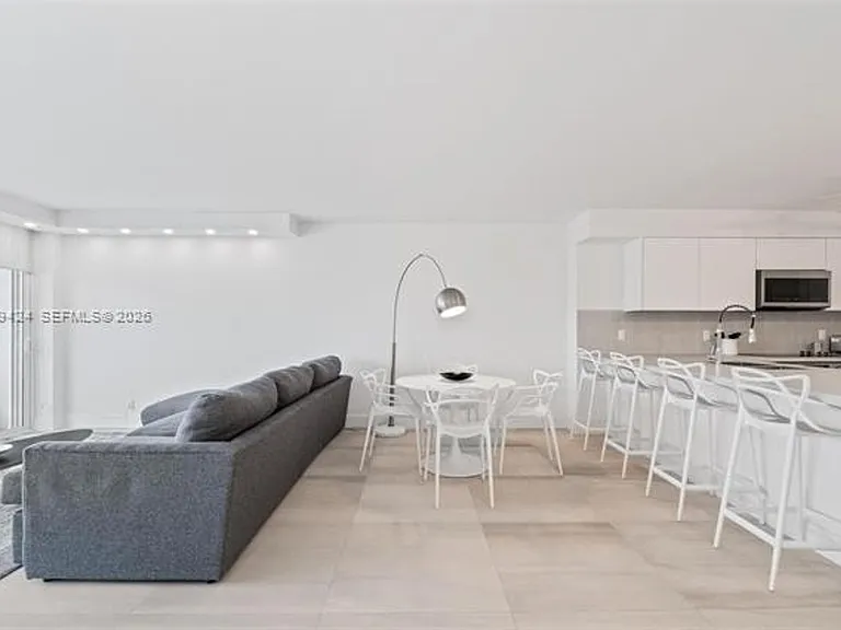 5700 Collins Ave #7J — Photo 12