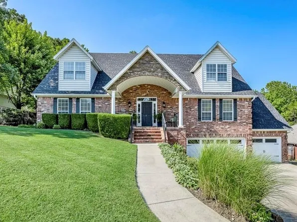 2370 E Meandering Way, Fayetteville, AR 72701