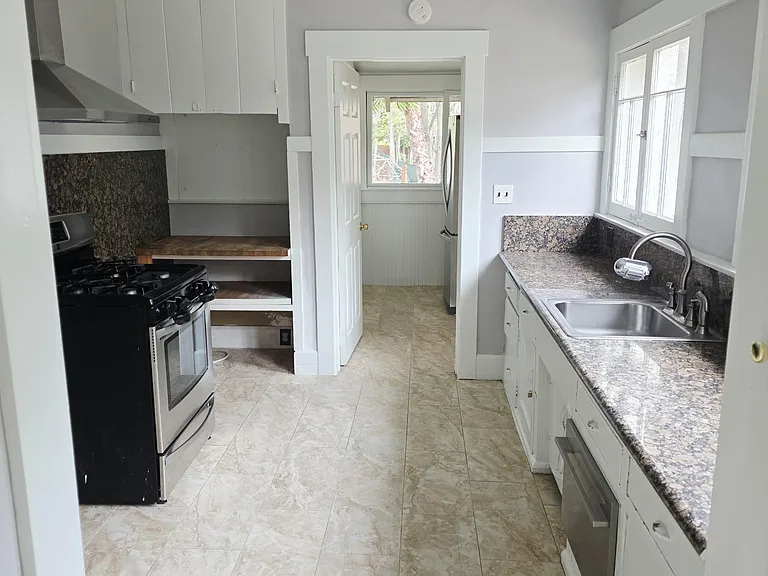 2121 Garfield Ave — Photo 19