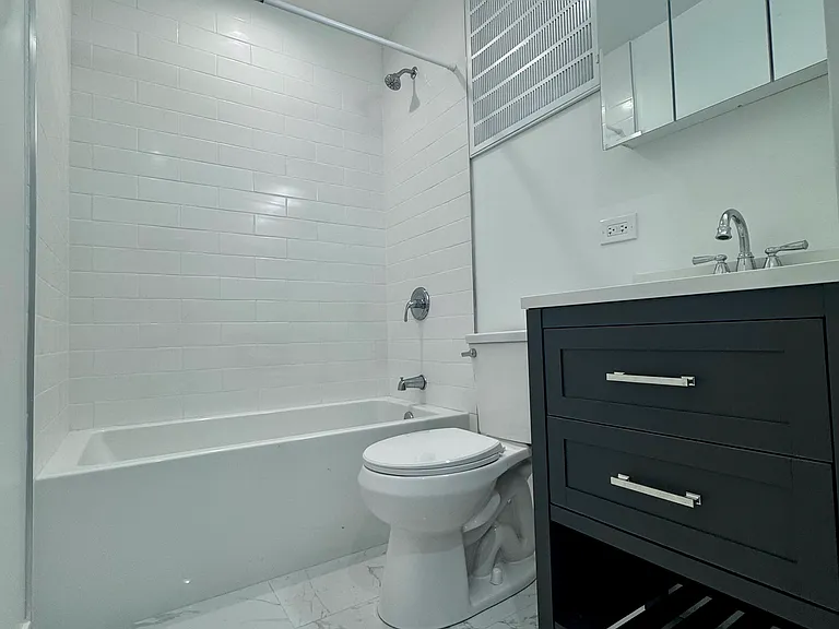 3734 N Pine Grove — Photo 32