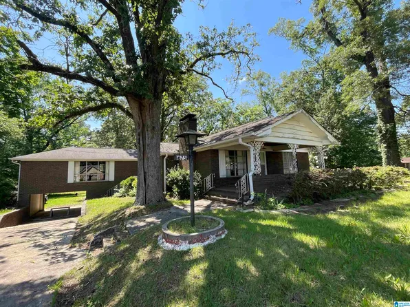 1675 Eastern Valley Rd, Bessemer, AL 35022