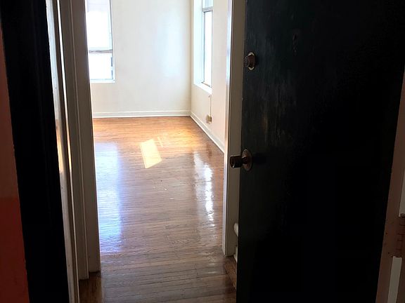 2nd image of 237 Leavenworth St #404