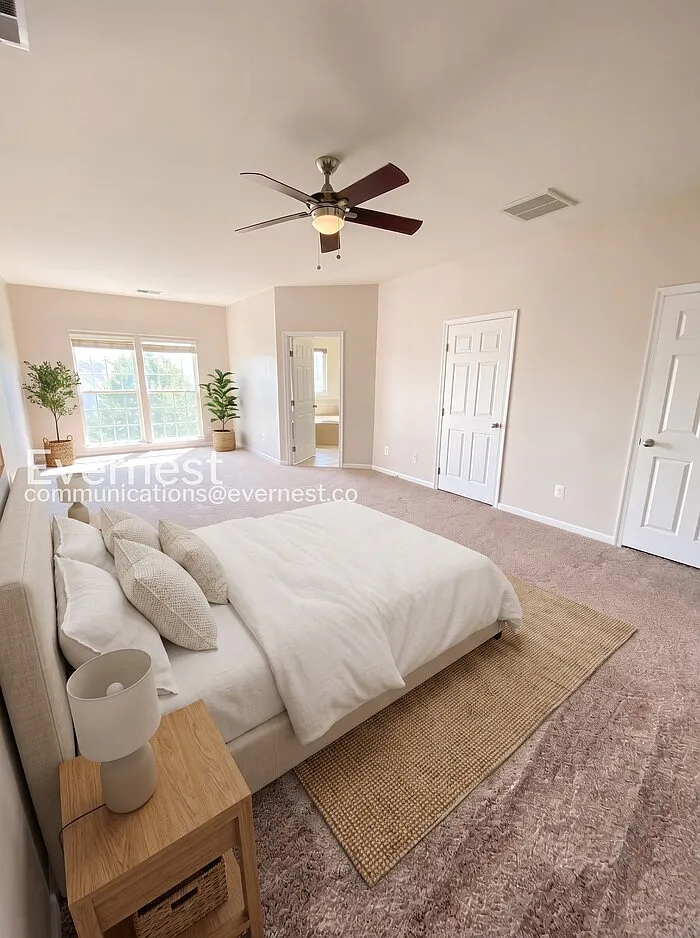 3 bed, 3.0 bath, 2143 sqft, $2,795 — Photo 4