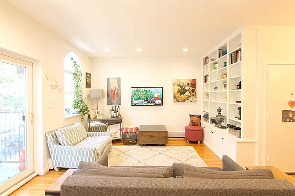 Rented by Compass | media 17