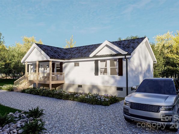 16 Meadows Town Rd, Leicester, NC 28748