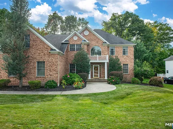 4 Hunter Drive, Mount Olive Township, NJ 07828