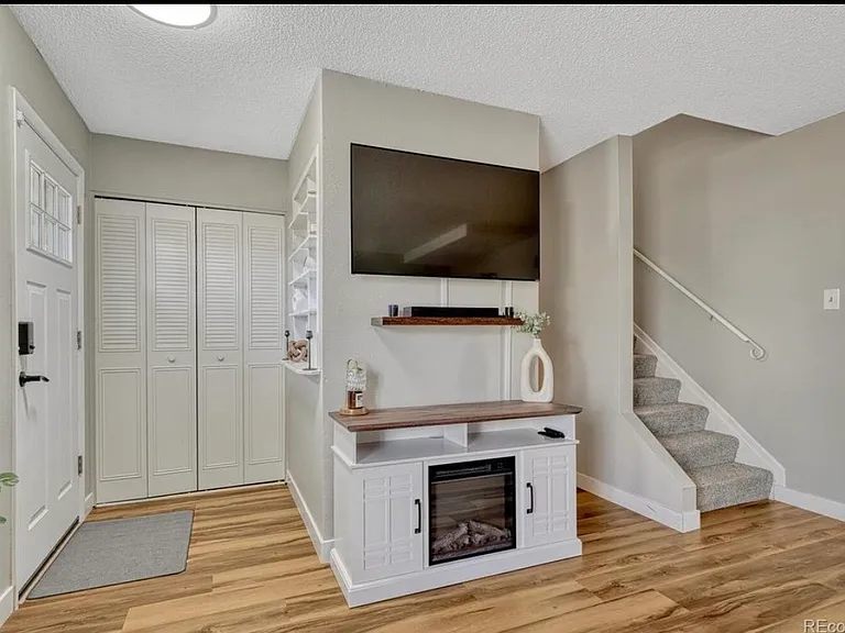 9004 E Mansfield Ave — Photo 11