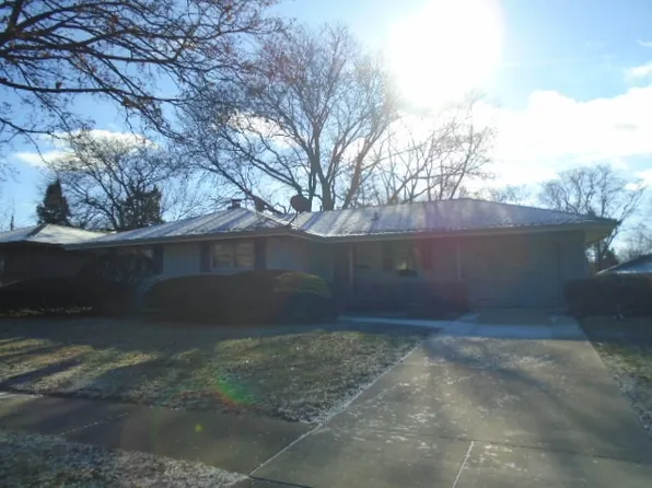 3723 Tennessee Dr, Rockford, IL 61108