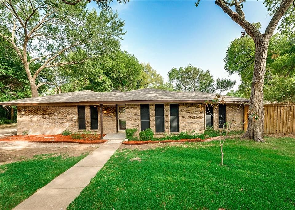 1st image of 214 Squirebrook Dr