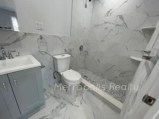 Rented by Metropolis International Realty Inc. | media 19