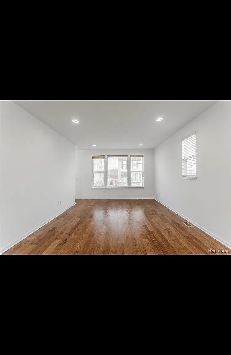2 bed, 1541 sqft, $2,500 — Photo 4