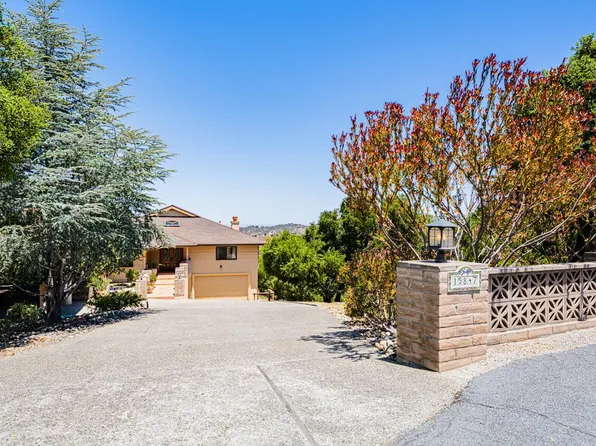 15847 Pleasant Valley Ln, Salinas, CA 93908
