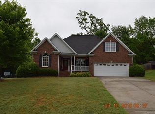 1000 Strawberry Ln, Gastonia, NC 28054