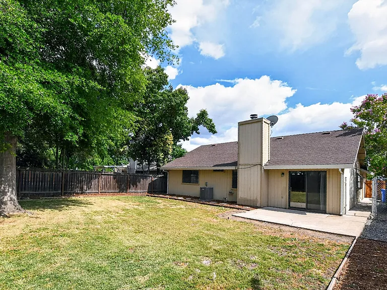 5213 Laguna Park Dr — Photo 27