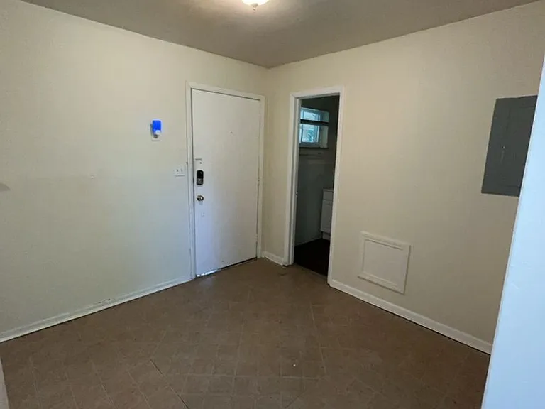 Holston Apartments — Photo 45