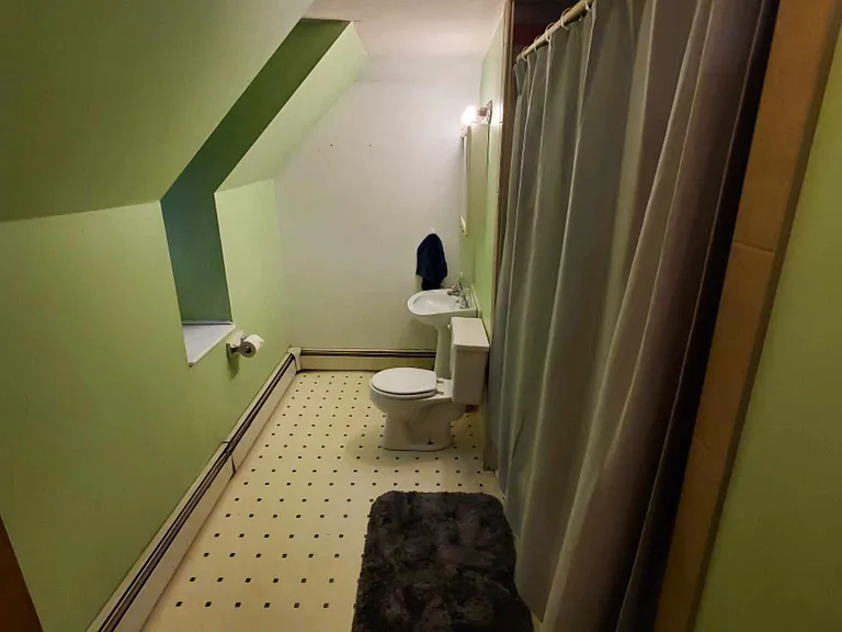 649 Erie St SE #5 — Photo 16