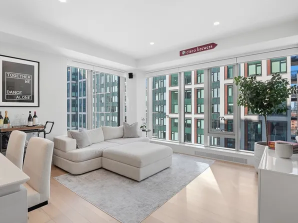 135 Seaport Blvd #1007, Boston, MA 02210