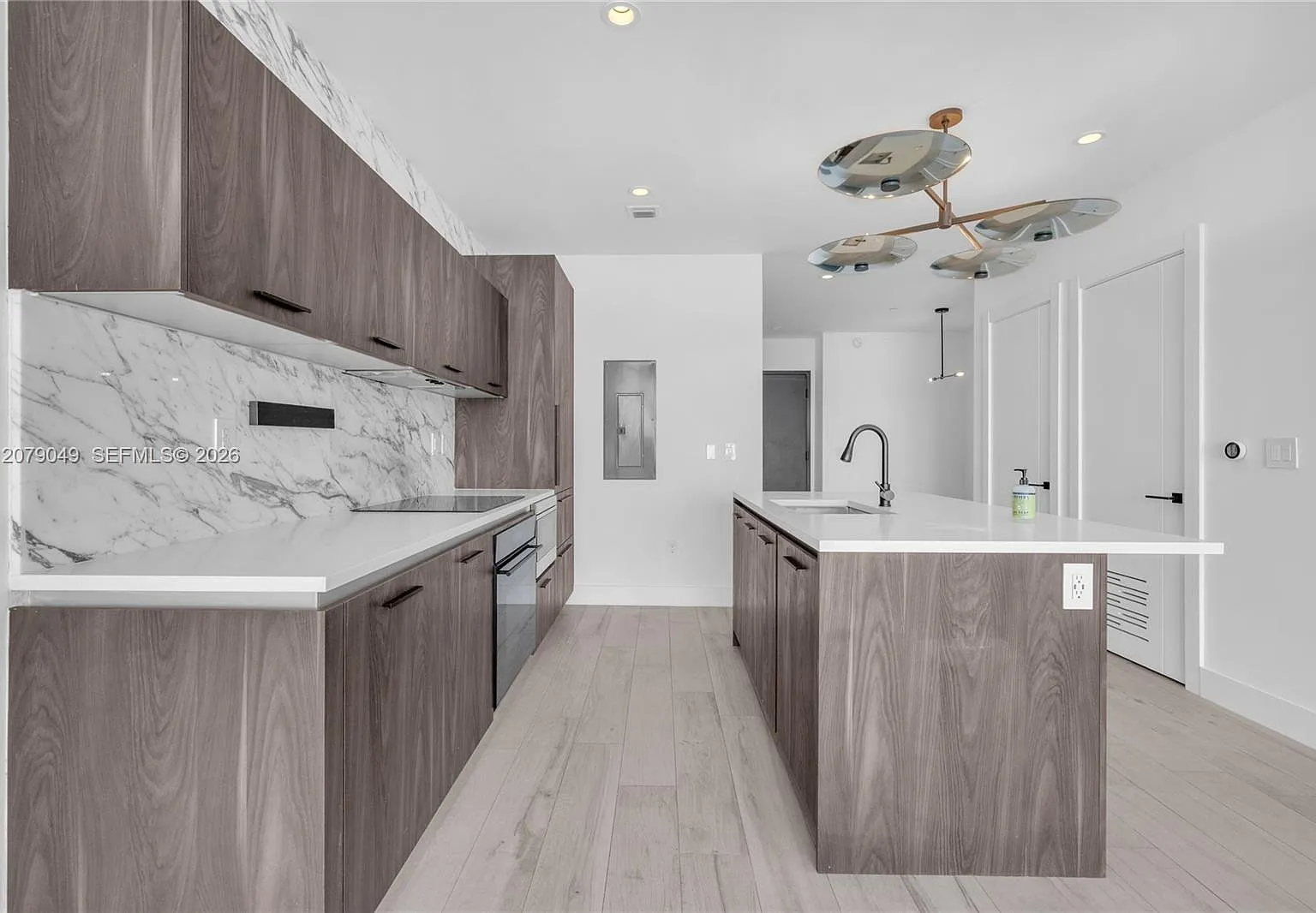 Gran Paraiso Condo — Photo 2