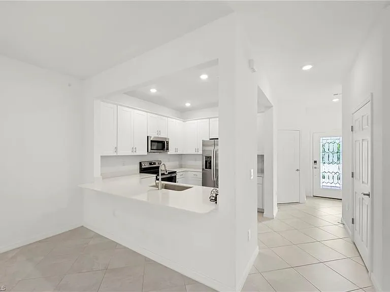 2827 Blossom Way — Photo 5