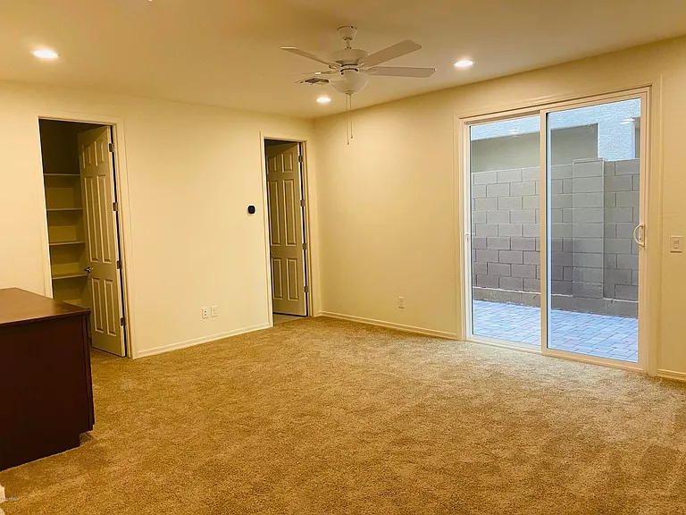 744 W Flintlock Way — Photo 8