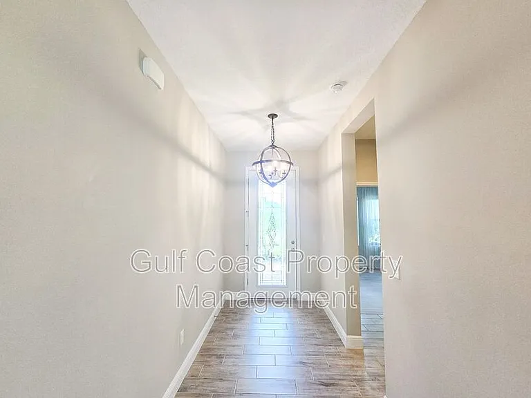 12664 Oak Hill Way — Photo 2