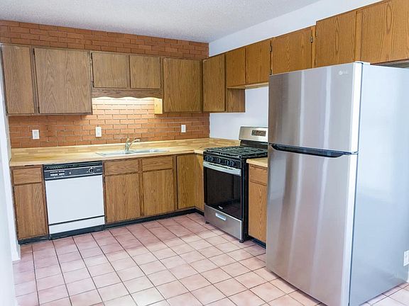 5th image of 1586 Foley Ave
