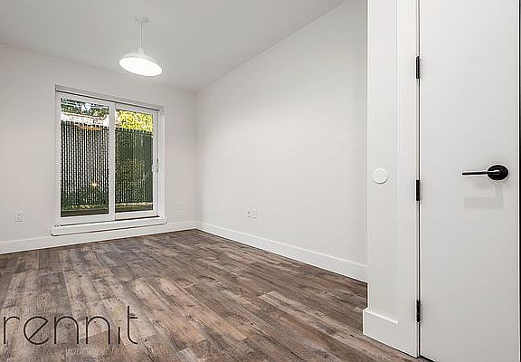 4th image of 1202 Bedford Ave #A