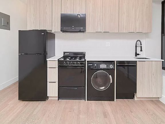 3rd image of 302 E 5th St #2D