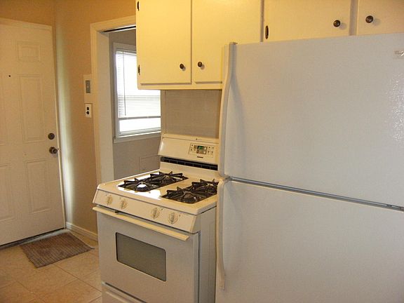 2nd image of 24408 W Chicago St