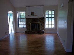 7315 Nieman Rd, Shawnee, KS 66203