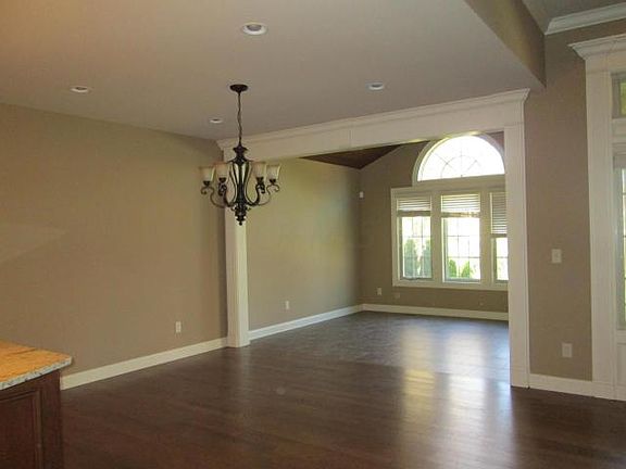 4th image of 6469 Wesley Way
