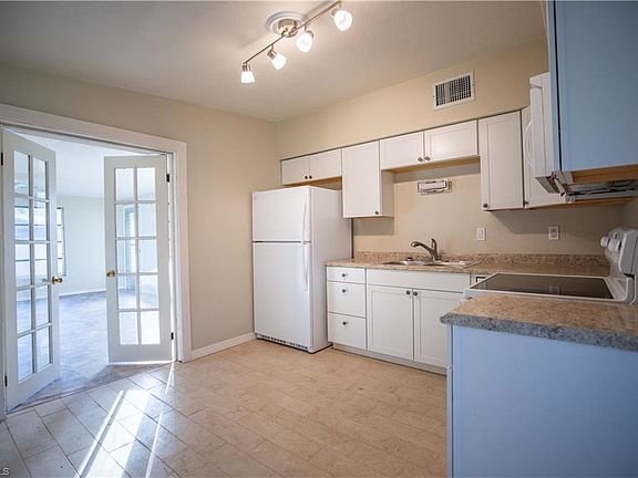5th image of 7220 Emily Dr