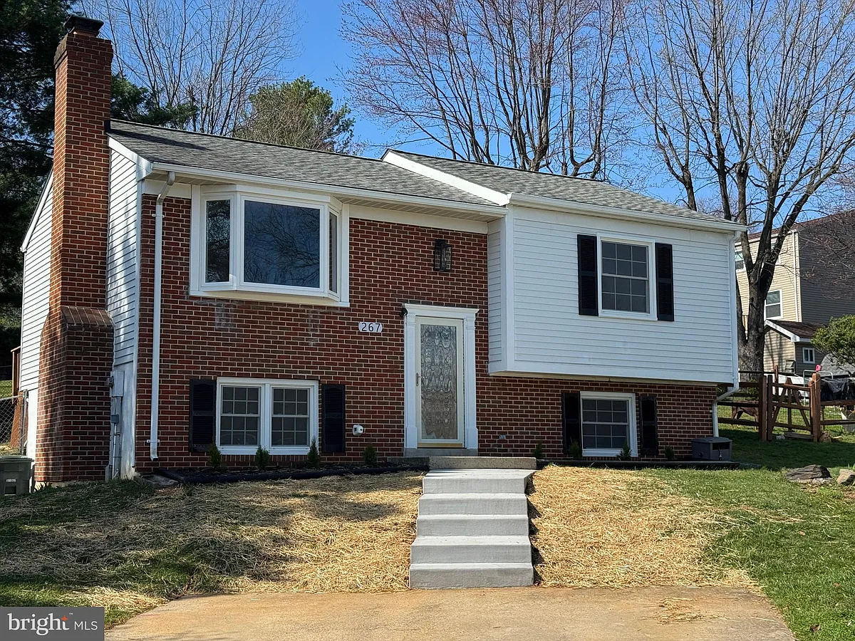 Building Photo - 267 Longford Ct