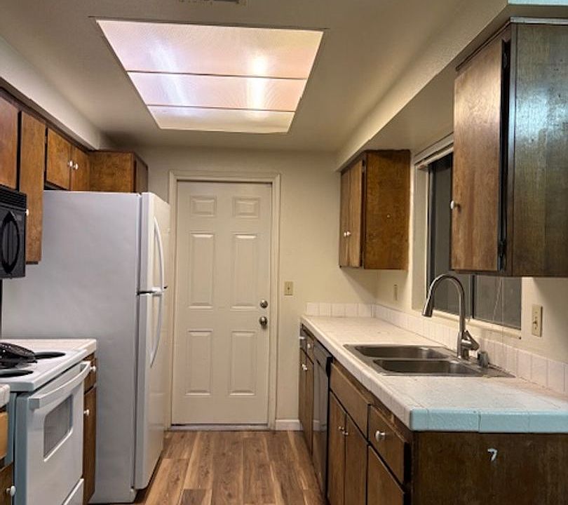 1st image of 80 Alamos Ave
