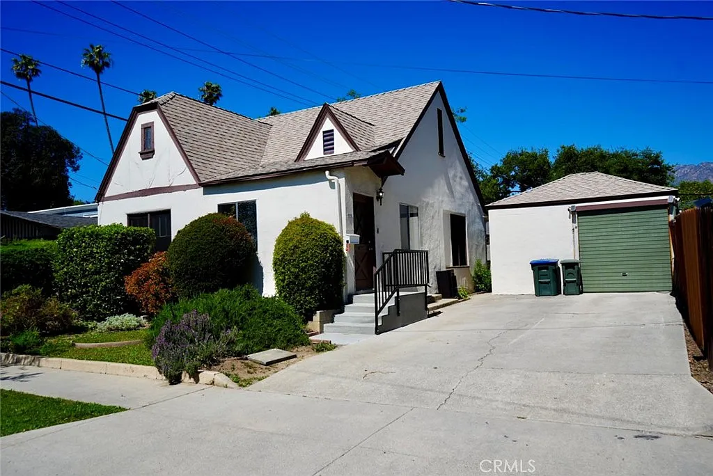 1 bed, 715 sqft, $2,600 — Photo 1