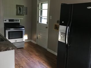 713 W Hunter St, Madison, NC 27025