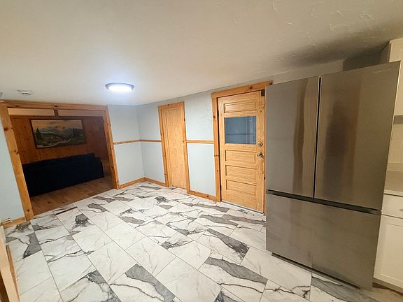 4th image of 33 Johnson St